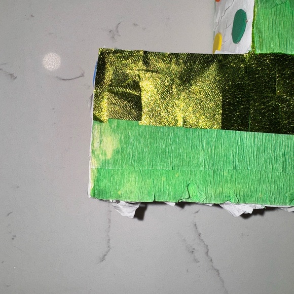 The Very Hungry Caterpillar number 1 piñata - Picture 5 of 11